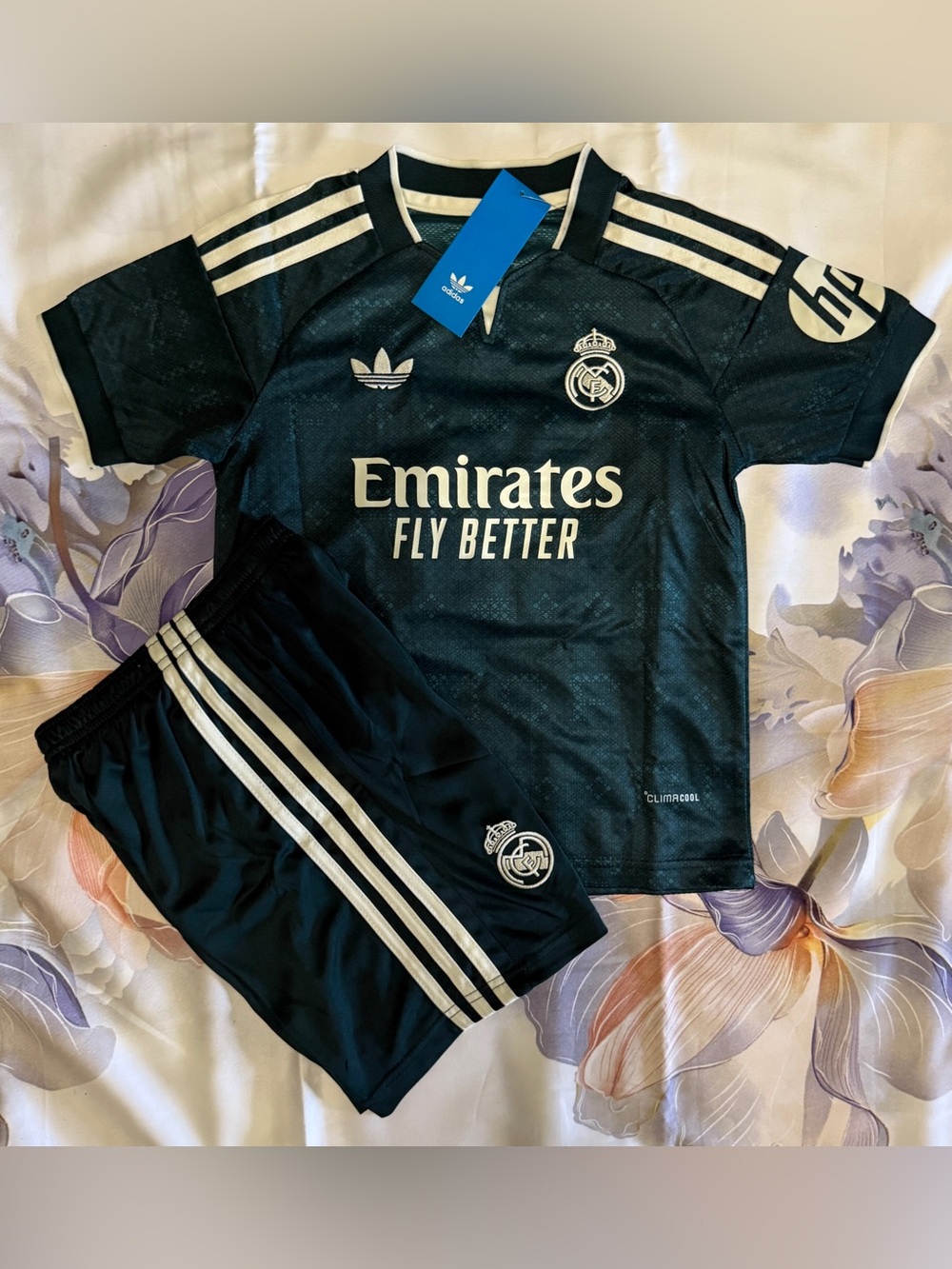 Real Madrid 2026/27 Away kids soccer jersey set # Mbappe 10# slim fit # NWT - Picture 2 of 3